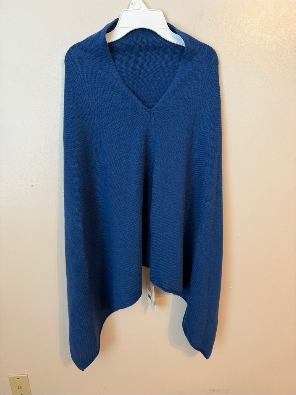NWT Eric Bompard 100% Cashmere Poncho Long Bleu Niagara Designed in France